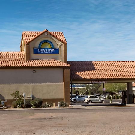 Days Inn By Wyndham Phoenix North Exterior photo